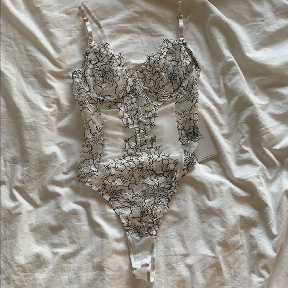 Floral bodysuit Fashion Nova